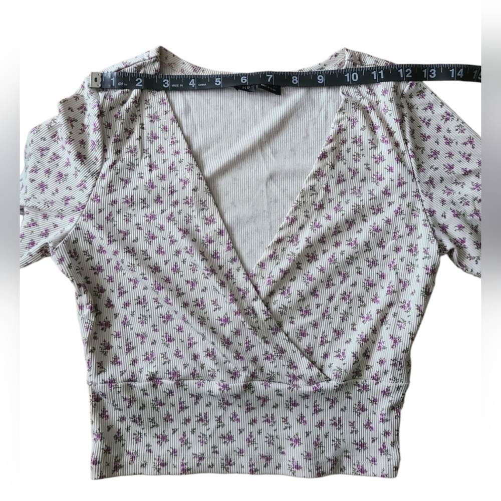 SHEIN| JUNIORS FLORAL DEEP  V-NECK BLOUSE | SIZE XS - Picture 7 of 13